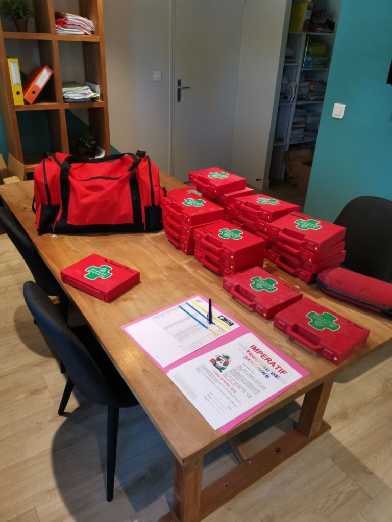 réassort de trousses de premiers secours